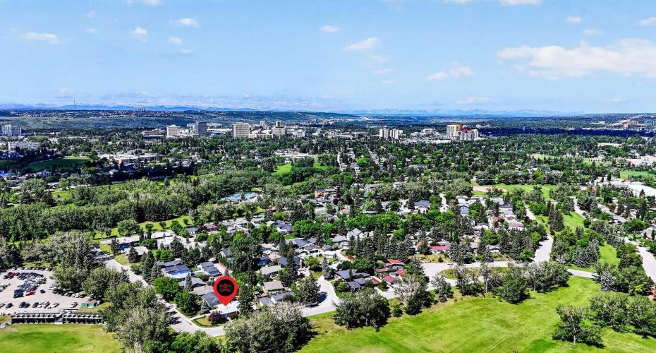 3227 Collingwood Drive, Calgary, Alberta T2L 0R7, 4 Bedrooms Bedrooms, ,2 BathroomsBathrooms,Residential,For Sale,Collingwood,A2323819