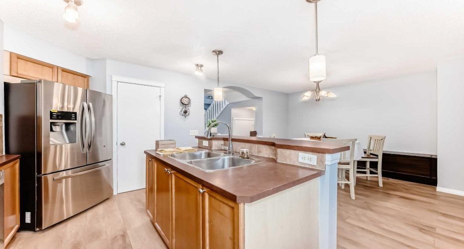 142 AUBURN BAY Heights, Calgary, Alberta T3M 0A7, 3 Bedrooms Bedrooms, ,4 BathroomsBathrooms,Residential,For Sale,AUBURN BAY,A2324823
