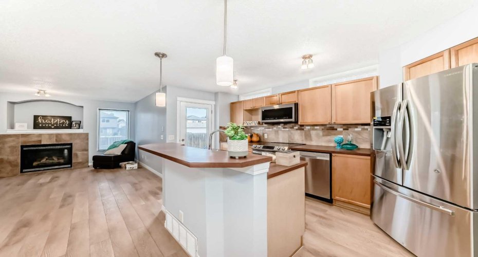 142 AUBURN BAY Heights, Calgary, Alberta T3M 0A7, 3 Bedrooms Bedrooms, ,4 BathroomsBathrooms,Residential,For Sale,AUBURN BAY,A2324823