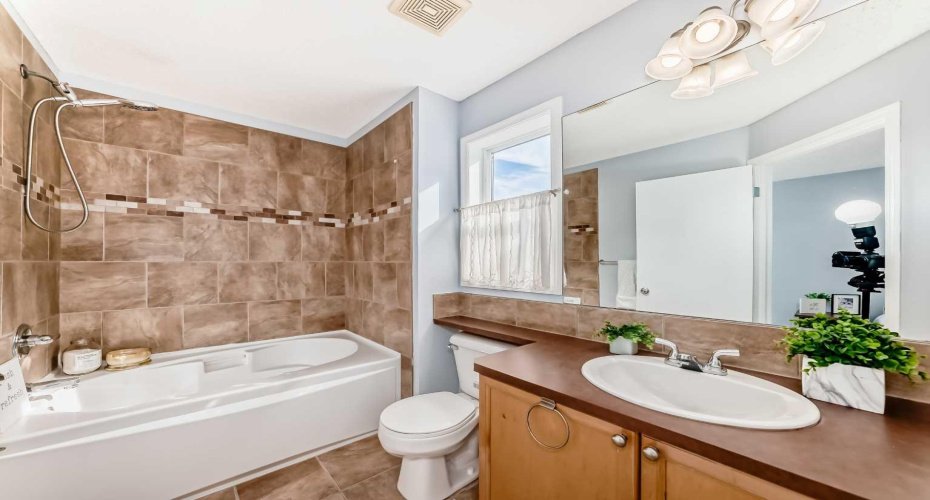 142 AUBURN BAY Heights, Calgary, Alberta T3M 0A7, 3 Bedrooms Bedrooms, ,4 BathroomsBathrooms,Residential,For Sale,AUBURN BAY,A2324823