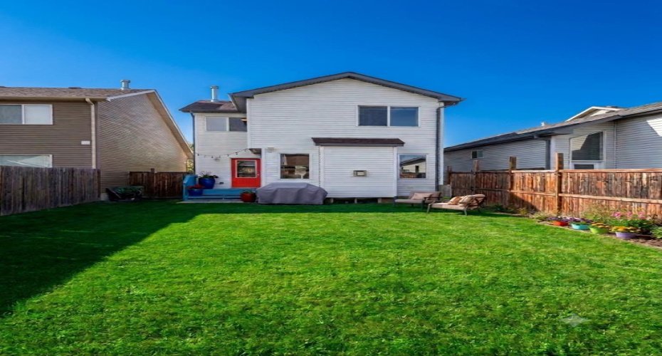 142 AUBURN BAY Heights, Calgary, Alberta T3M 0A7, 3 Bedrooms Bedrooms, ,4 BathroomsBathrooms,Residential,For Sale,AUBURN BAY,A2324823