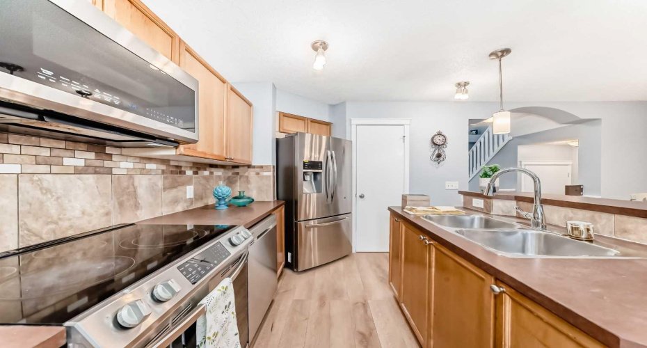 142 AUBURN BAY Heights, Calgary, Alberta T3M 0A7, 3 Bedrooms Bedrooms, ,4 BathroomsBathrooms,Residential,For Sale,AUBURN BAY,A2324823