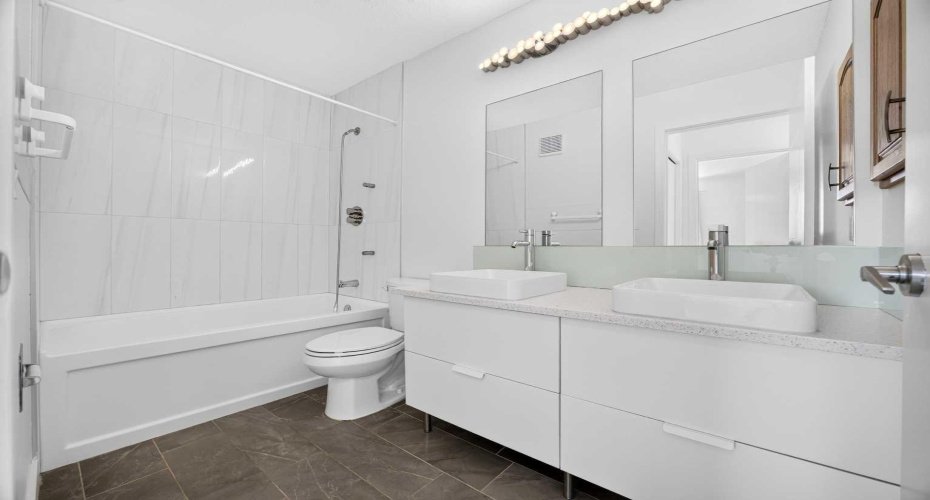 7 Signature Mews, Calgary, Alberta T3H 2V6, 5 Bedrooms Bedrooms, ,4 BathroomsBathrooms,Residential,For Sale,Signature,A2323821