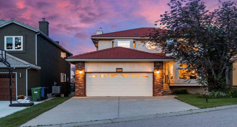 7 Signature Mews, Calgary, Alberta T3H 2V6, 5 Bedrooms Bedrooms, ,4 BathroomsBathrooms,Residential,For Sale,Signature,A2323821