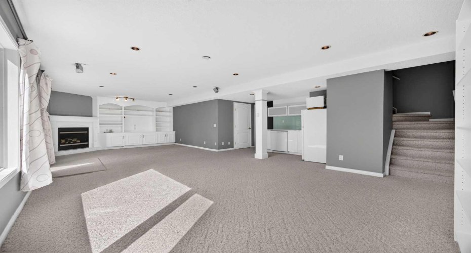 7 Signature Mews, Calgary, Alberta T3H 2V6, 5 Bedrooms Bedrooms, ,4 BathroomsBathrooms,Residential,For Sale,Signature,A2323821