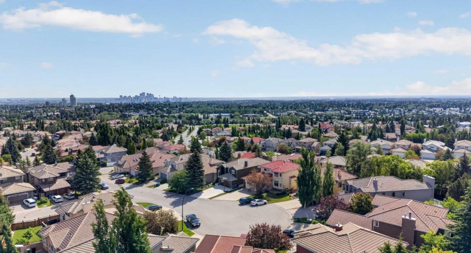 7 Signature Mews, Calgary, Alberta T3H 2V6, 5 Bedrooms Bedrooms, ,4 BathroomsBathrooms,Residential,For Sale,Signature,A2323821