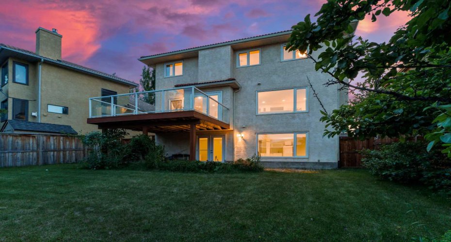 7 Signature Mews, Calgary, Alberta T3H 2V6, 5 Bedrooms Bedrooms, ,4 BathroomsBathrooms,Residential,For Sale,Signature,A2323821