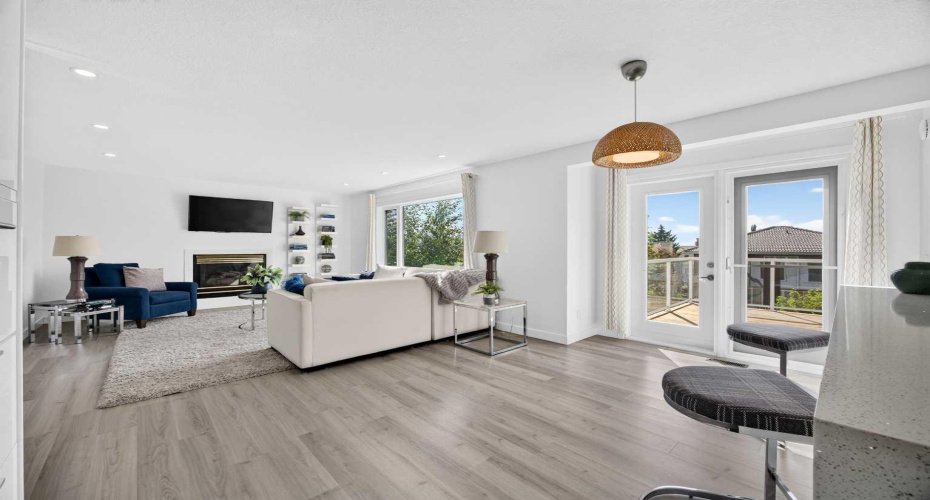 7 Signature Mews, Calgary, Alberta T3H 2V6, 5 Bedrooms Bedrooms, ,4 BathroomsBathrooms,Residential,For Sale,Signature,A2323821
