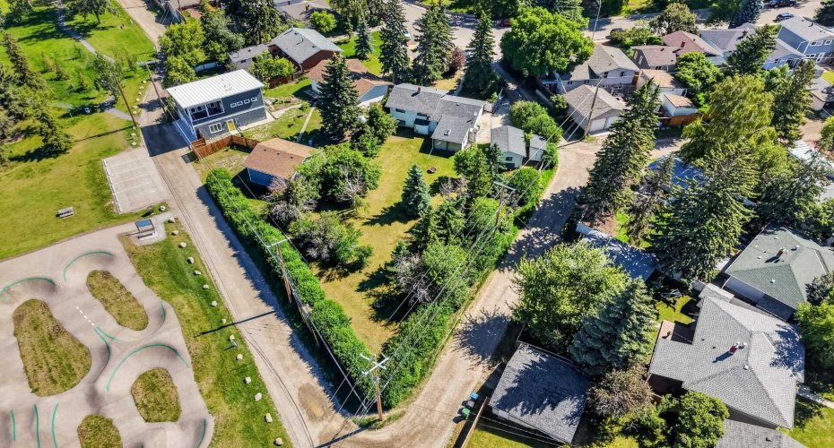 117 Fairview Drive, Calgary, Alberta T2H 1B4, 3 Bedrooms Bedrooms, ,2 BathroomsBathrooms,Residential,For Sale,Fairview,A2323822