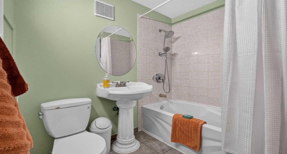 624 Regal Park, Calgary, Alberta T3E 0S6, 3 Bedrooms Bedrooms, ,2 BathroomsBathrooms,Residential,For Sale,Regal,A2323828