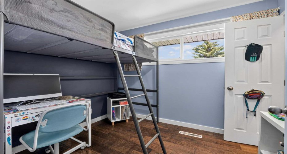 624 Regal Park, Calgary, Alberta T3E 0S6, 3 Bedrooms Bedrooms, ,2 BathroomsBathrooms,Residential,For Sale,Regal,A2323828