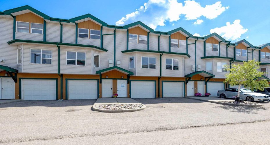 123 Arabian Drive, Fort McMurray, Alberta T9H 2K4, 2 Bedrooms Bedrooms, ,2 BathroomsBathrooms,Residential,For Sale,Arabian,A2324835