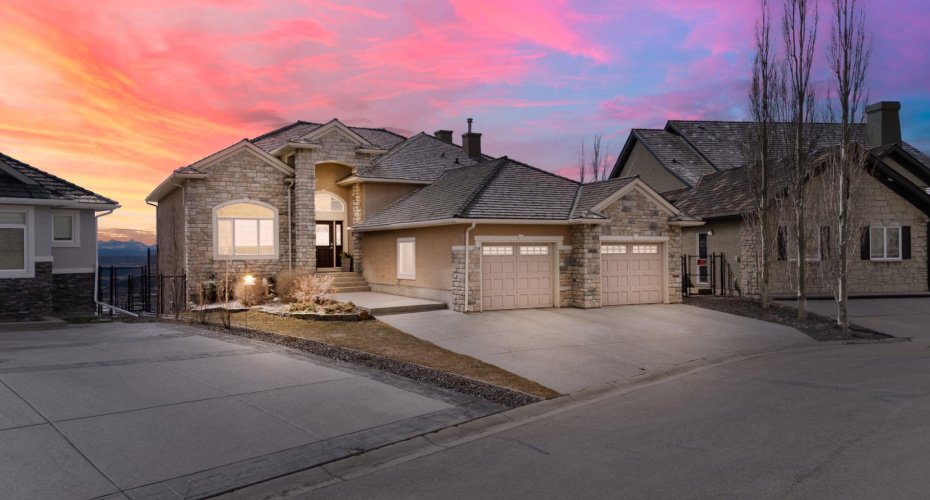194 Gleneagles Estates Lane, Cochrane, Alberta T4C 2H8, 4 Bedrooms Bedrooms, ,4 BathroomsBathrooms,Residential,For Sale,Gleneagles Estates,A2324165