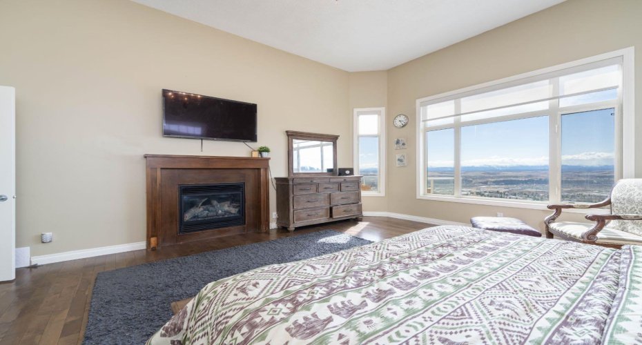 194 Gleneagles Estates Lane, Cochrane, Alberta T4C 2H8, 4 Bedrooms Bedrooms, ,4 BathroomsBathrooms,Residential,For Sale,Gleneagles Estates,A2324165