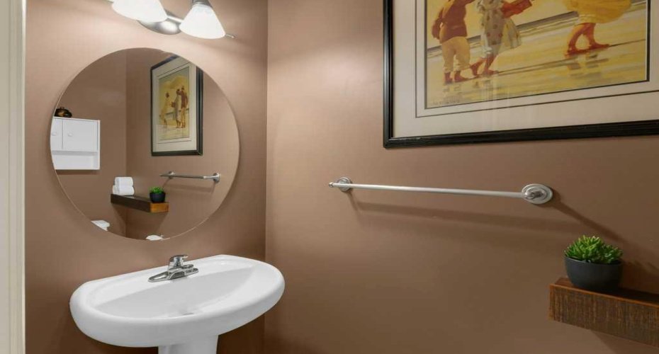 main floor 2 pc bath
