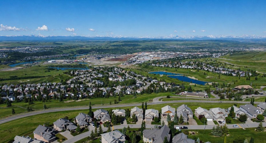 124 Gleneagles Estates Lane, Cochrane, Alberta T4C 2H7, 3 Bedrooms Bedrooms, ,3 BathroomsBathrooms,Residential,For Sale,Gleneagles Estates,A2324250