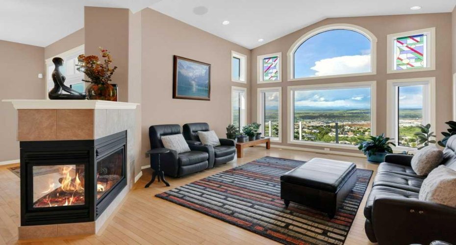 124 Gleneagles Estates Lane, Cochrane, Alberta T4C 2H7, 3 Bedrooms Bedrooms, ,3 BathroomsBathrooms,Residential,For Sale,Gleneagles Estates,A2324250