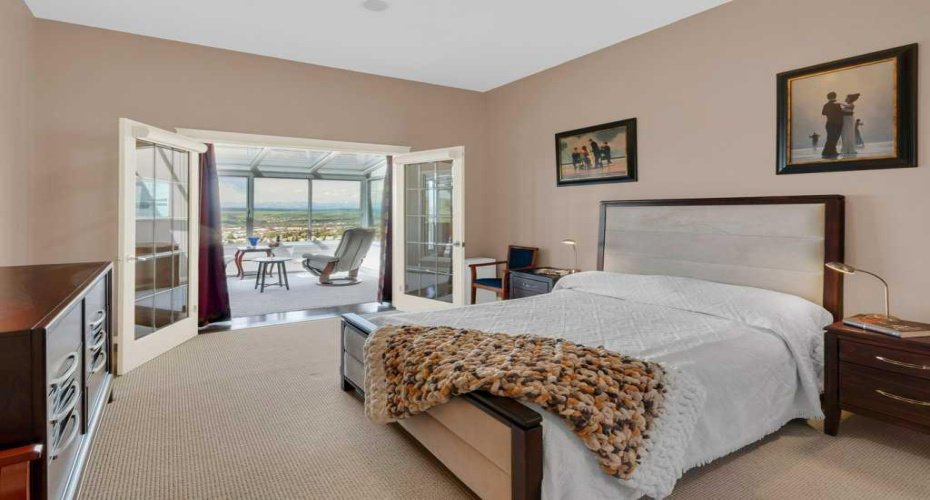4 season, heated sunroom off primary bedroom