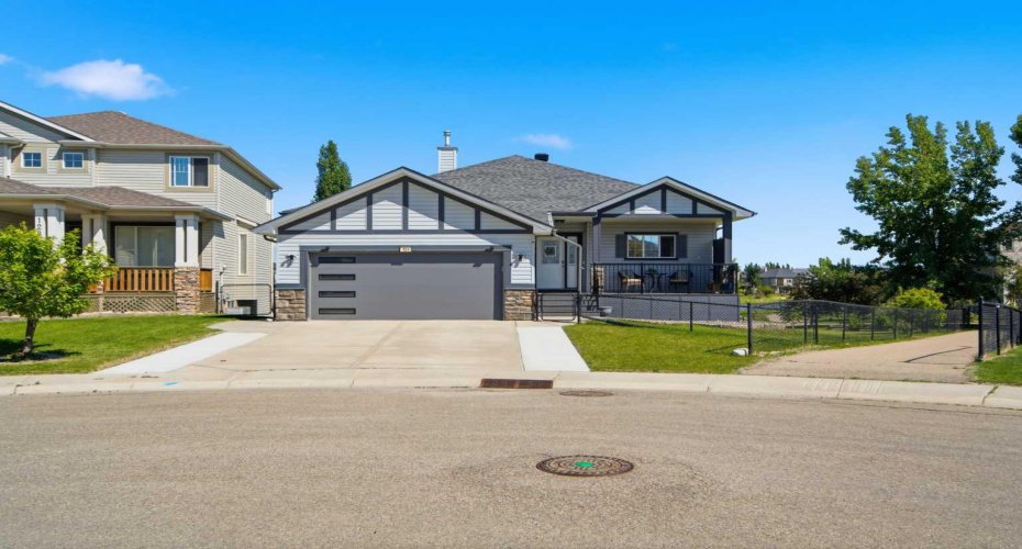 124 West Creek Glen, Chestermere, Alberta T1X 1P8, 3 Bedrooms Bedrooms, ,3 BathroomsBathrooms,Residential,For Sale,West Creek,A2324330