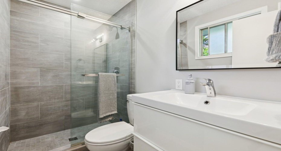 716 Cantree Road, Calgary, Alberta T2W2L5, 3 Bedrooms Bedrooms, ,3 BathroomsBathrooms,Residential,For Sale,Cantree,A2324333
