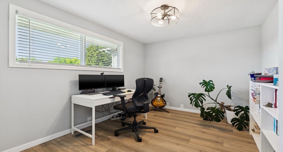 716 Cantree Road, Calgary, Alberta T2W2L5, 3 Bedrooms Bedrooms, ,3 BathroomsBathrooms,Residential,For Sale,Cantree,A2324333