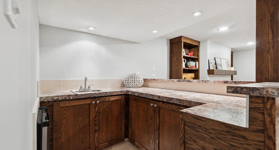 716 Cantree Road, Calgary, Alberta T2W2L5, 3 Bedrooms Bedrooms, ,3 BathroomsBathrooms,Residential,For Sale,Cantree,A2324333
