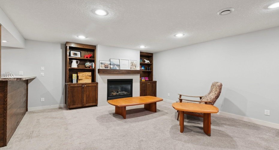 716 Cantree Road, Calgary, Alberta T2W2L5, 3 Bedrooms Bedrooms, ,3 BathroomsBathrooms,Residential,For Sale,Cantree,A2324333