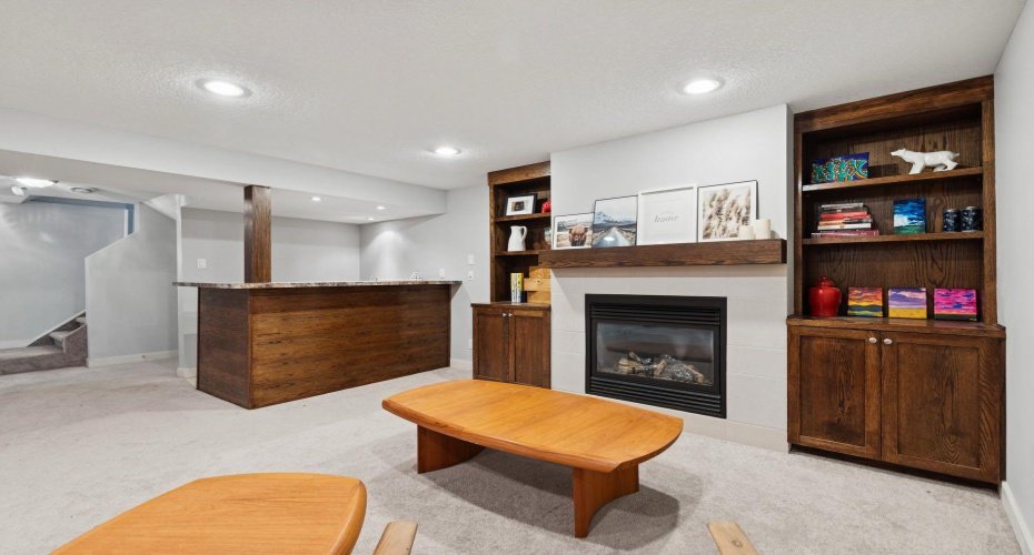 716 Cantree Road, Calgary, Alberta T2W2L5, 3 Bedrooms Bedrooms, ,3 BathroomsBathrooms,Residential,For Sale,Cantree,A2324333