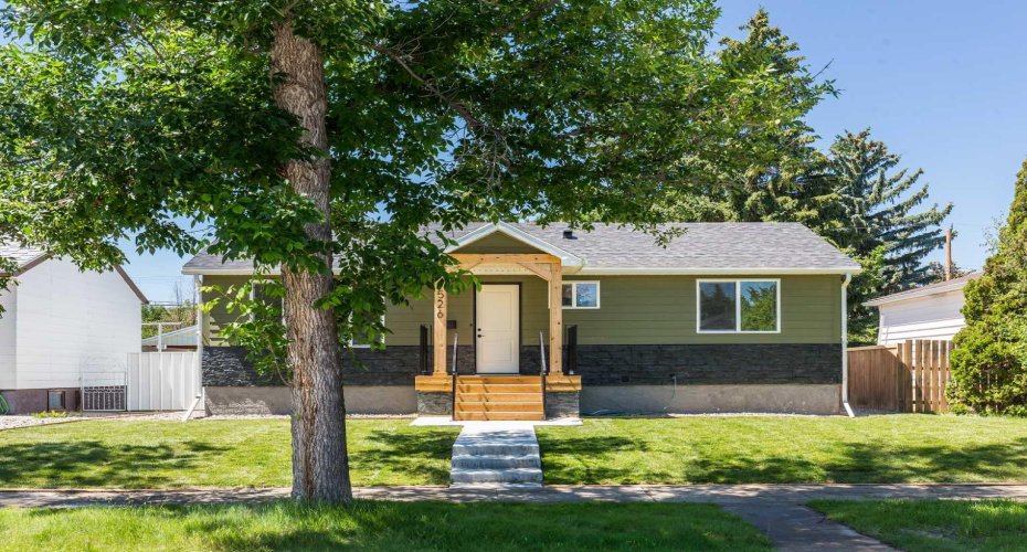 526 28 Street, Lethbridge, Alberta T1J 3S9, 4 Bedrooms Bedrooms, ,2 BathroomsBathrooms,Residential,For Sale,28,A2324374