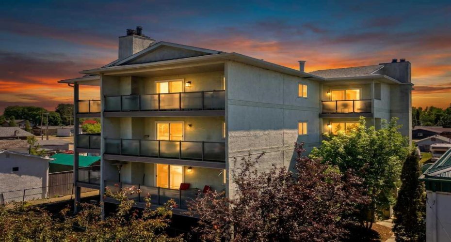 4415 Lakeshore Drive, Sylvan Lake, Alberta T4S 1C7, 2 Bedrooms Bedrooms, ,1 BathroomBathrooms,Residential,For Sale,Lakeshore,A2324375