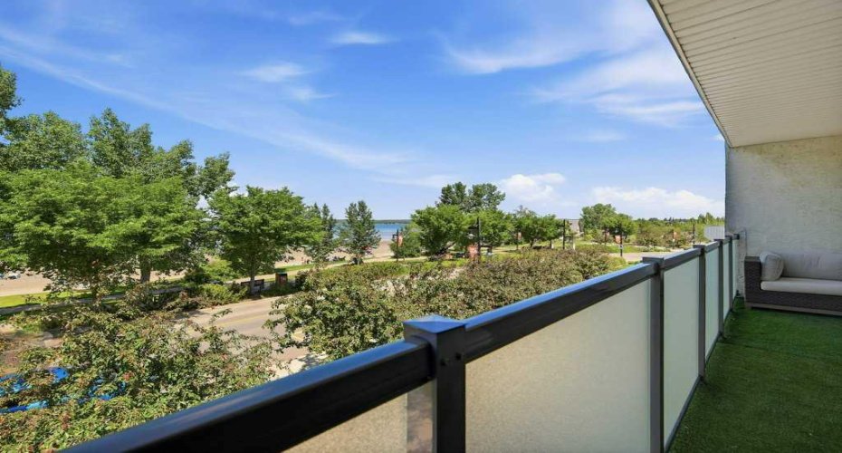 4415 Lakeshore Drive, Sylvan Lake, Alberta T4S 1C7, 2 Bedrooms Bedrooms, ,1 BathroomBathrooms,Residential,For Sale,Lakeshore,A2324375