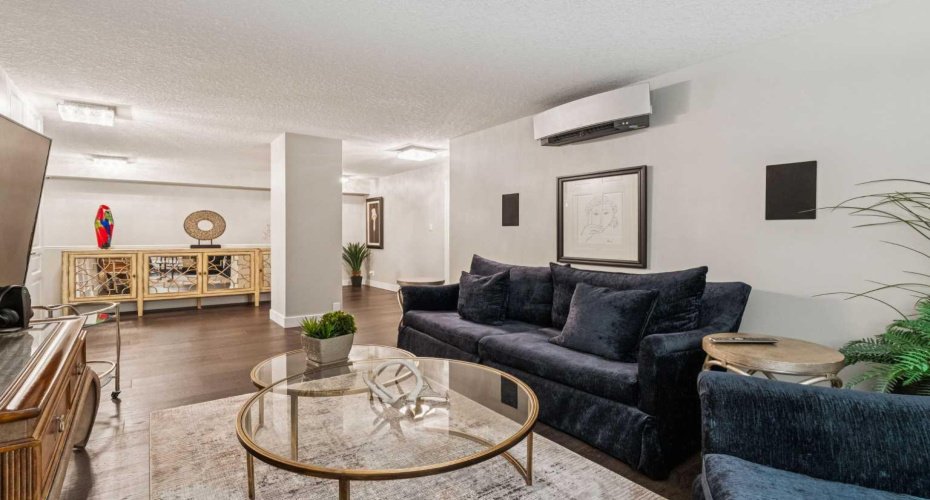 400 Eau Claire Avenue, Calgary, Alberta T2P 4X2, 3 Bedrooms Bedrooms, ,3 BathroomsBathrooms,Residential,For Sale,Eau Claire,A2324388