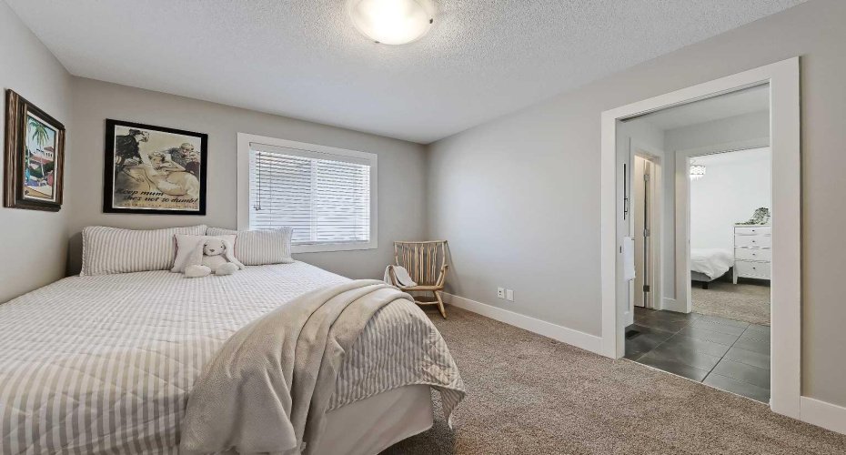 64 Heritage Green, Cochrane, Alberta T4C 0L3, 3 Bedrooms Bedrooms, ,4 BathroomsBathrooms,Residential,For Sale,Heritage,A2324432