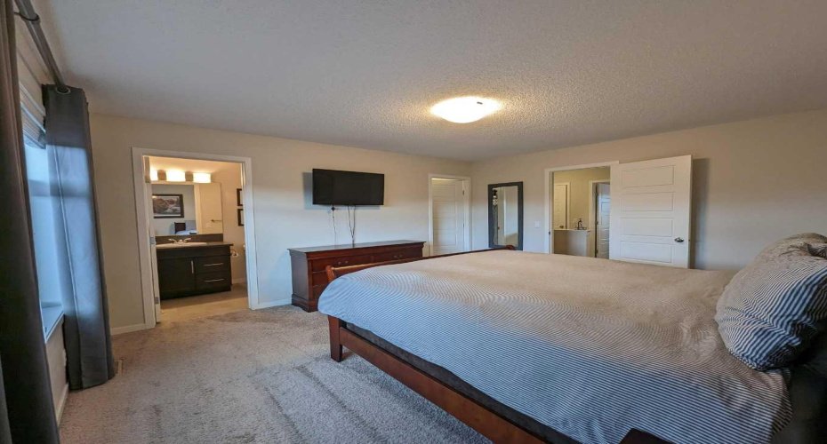 16 Fireside Place, Cochrane, Alberta T4C 0R2, 3 Bedrooms Bedrooms, ,3 BathroomsBathrooms,Residential,For Sale,Fireside,A2324458