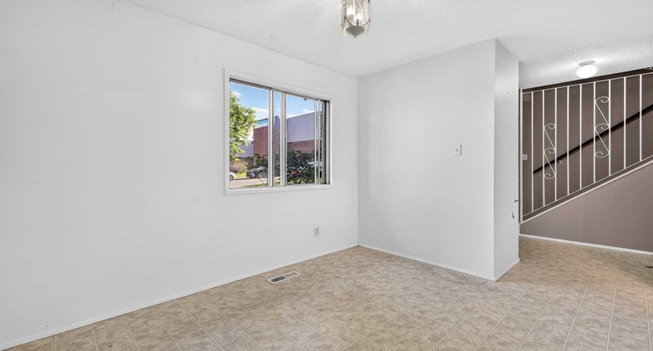 210 86 Avenue, Calgary, Alberta T2H 1N6, 3 Bedrooms Bedrooms, ,2 BathroomsBathrooms,Residential,For Sale,86,A2324597