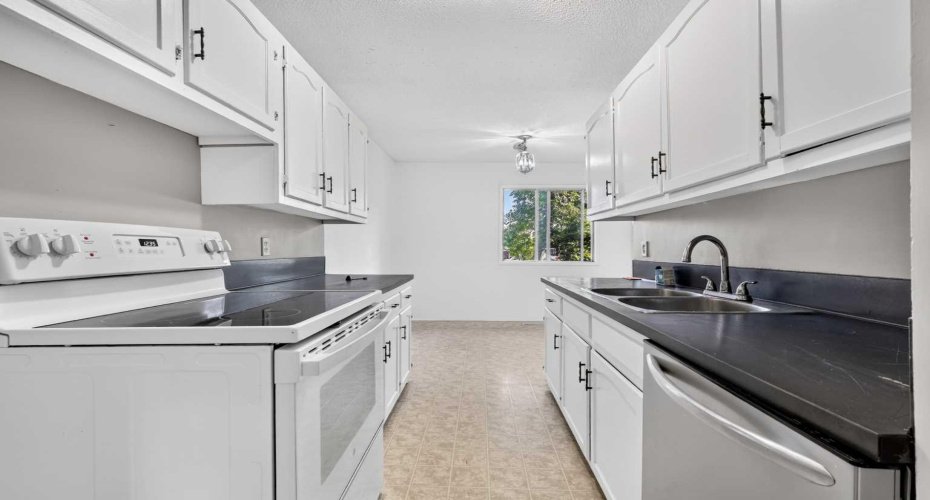 210 86 Avenue, Calgary, Alberta T2H 1N6, 3 Bedrooms Bedrooms, ,2 BathroomsBathrooms,Residential,For Sale,86,A2324597