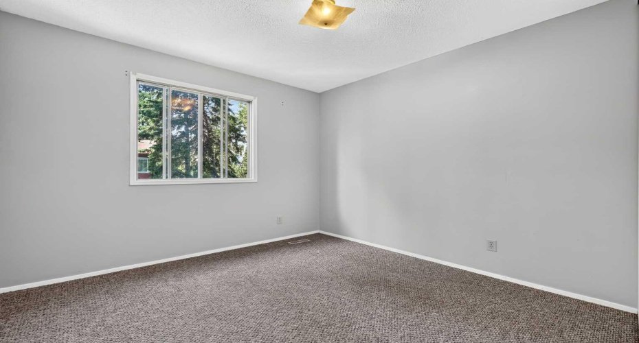 210 86 Avenue, Calgary, Alberta T2H 1N6, 3 Bedrooms Bedrooms, ,2 BathroomsBathrooms,Residential,For Sale,86,A2324597