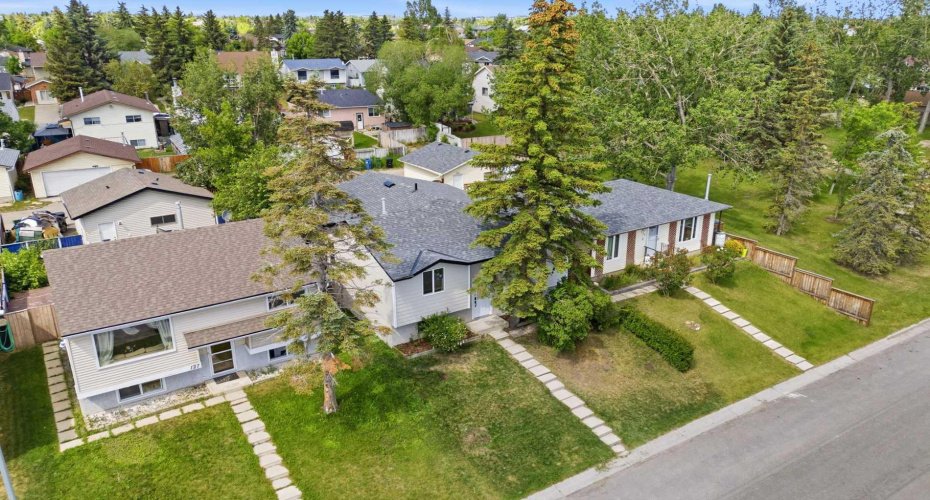 131 Fallswater Road, Calgary, Alberta T3J 1B2, 4 Bedrooms Bedrooms, ,3 BathroomsBathrooms,Residential,For Sale,Fallswater,A2324671