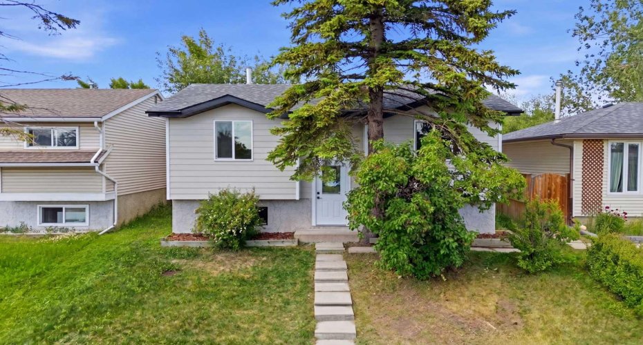 131 Fallswater Road, Calgary, Alberta T3J 1B2, 4 Bedrooms Bedrooms, ,3 BathroomsBathrooms,Residential,For Sale,Fallswater,A2324671