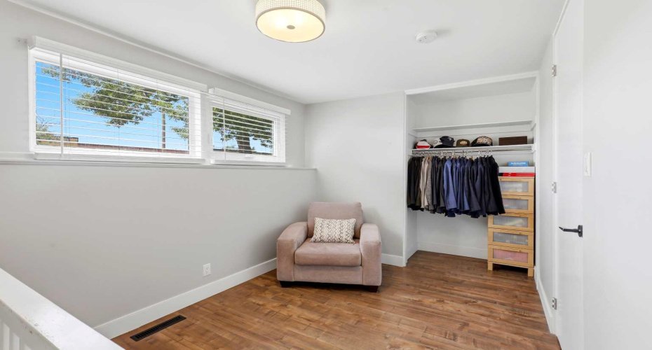 2516 63 Avenue, Calgary, Alberta T3E5J5, 4 Bedrooms Bedrooms, ,2 BathroomsBathrooms,Residential,For Sale,63,A2324720