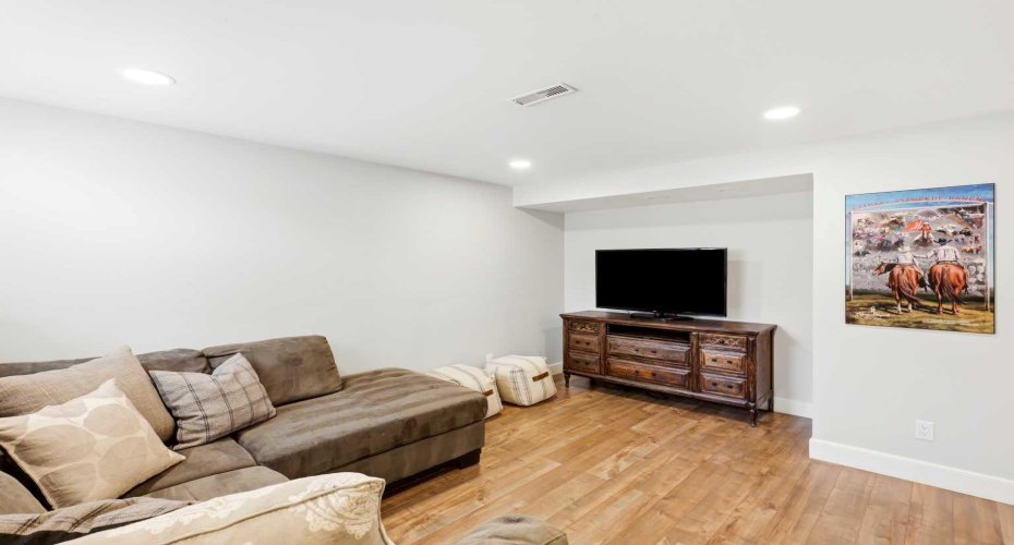 2516 63 Avenue, Calgary, Alberta T3E5J5, 4 Bedrooms Bedrooms, ,2 BathroomsBathrooms,Residential,For Sale,63,A2324720