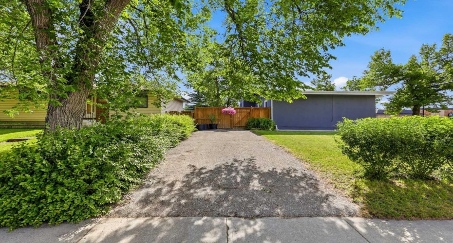 2516 63 Avenue, Calgary, Alberta T3E5J5, 4 Bedrooms Bedrooms, ,2 BathroomsBathrooms,Residential,For Sale,63,A2324720