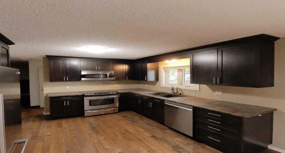 5411 51 Avenue, Rocky Mountain House, Alberta T4T1E8, 3 Bedrooms Bedrooms, ,2 BathroomsBathrooms,Residential,For Sale,51,A2311244