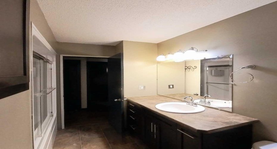 5411 51 Avenue, Rocky Mountain House, Alberta T4T1E8, 3 Bedrooms Bedrooms, ,2 BathroomsBathrooms,Residential,For Sale,51,A2311244