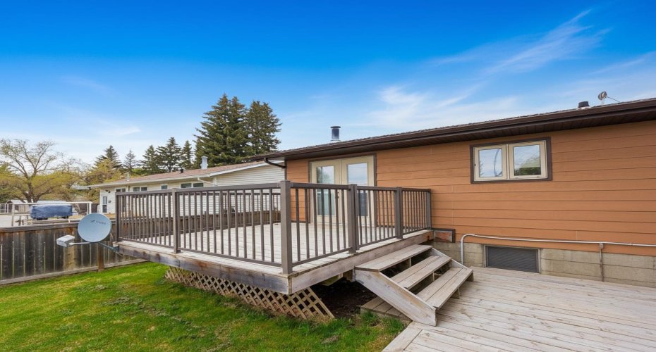 5411 51 Avenue, Rocky Mountain House, Alberta T4T1E8, 3 Bedrooms Bedrooms, ,2 BathroomsBathrooms,Residential,For Sale,51,A2311244