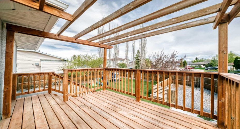 26 Green Meadow Drive, Strathmore, Alberta T1P 1H3, 5 Bedrooms Bedrooms, ,3 BathroomsBathrooms,Residential,For Sale,Green Meadow,A2312493