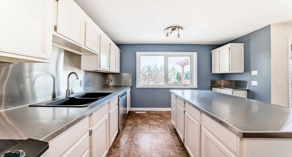 26 Green Meadow Drive, Strathmore, Alberta T1P 1H3, 5 Bedrooms Bedrooms, ,3 BathroomsBathrooms,Residential,For Sale,Green Meadow,A2312493
