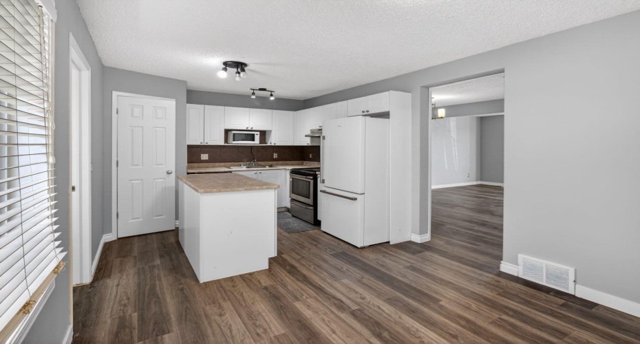 108 Kodiak Crescent, Fort McMurray, Alberta T9K 2L8, 4 Bedrooms Bedrooms, ,3 BathroomsBathrooms,Residential,For Sale,Kodiak,A2314156