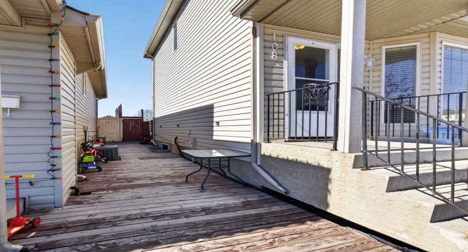 108 Kodiak Crescent, Fort McMurray, Alberta T9K 2L8, 4 Bedrooms Bedrooms, ,3 BathroomsBathrooms,Residential,For Sale,Kodiak,A2314156