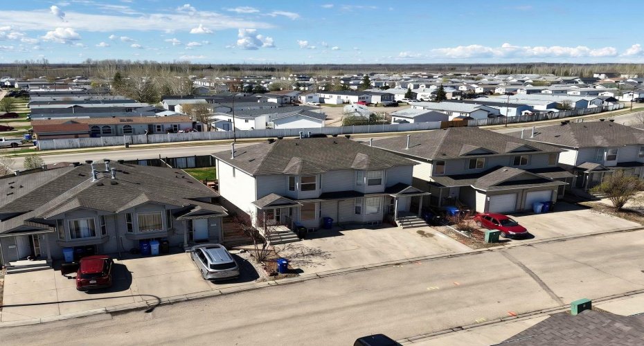 108 Kodiak Crescent, Fort McMurray, Alberta T9K 2L8, 4 Bedrooms Bedrooms, ,3 BathroomsBathrooms,Residential,For Sale,Kodiak,A2314156